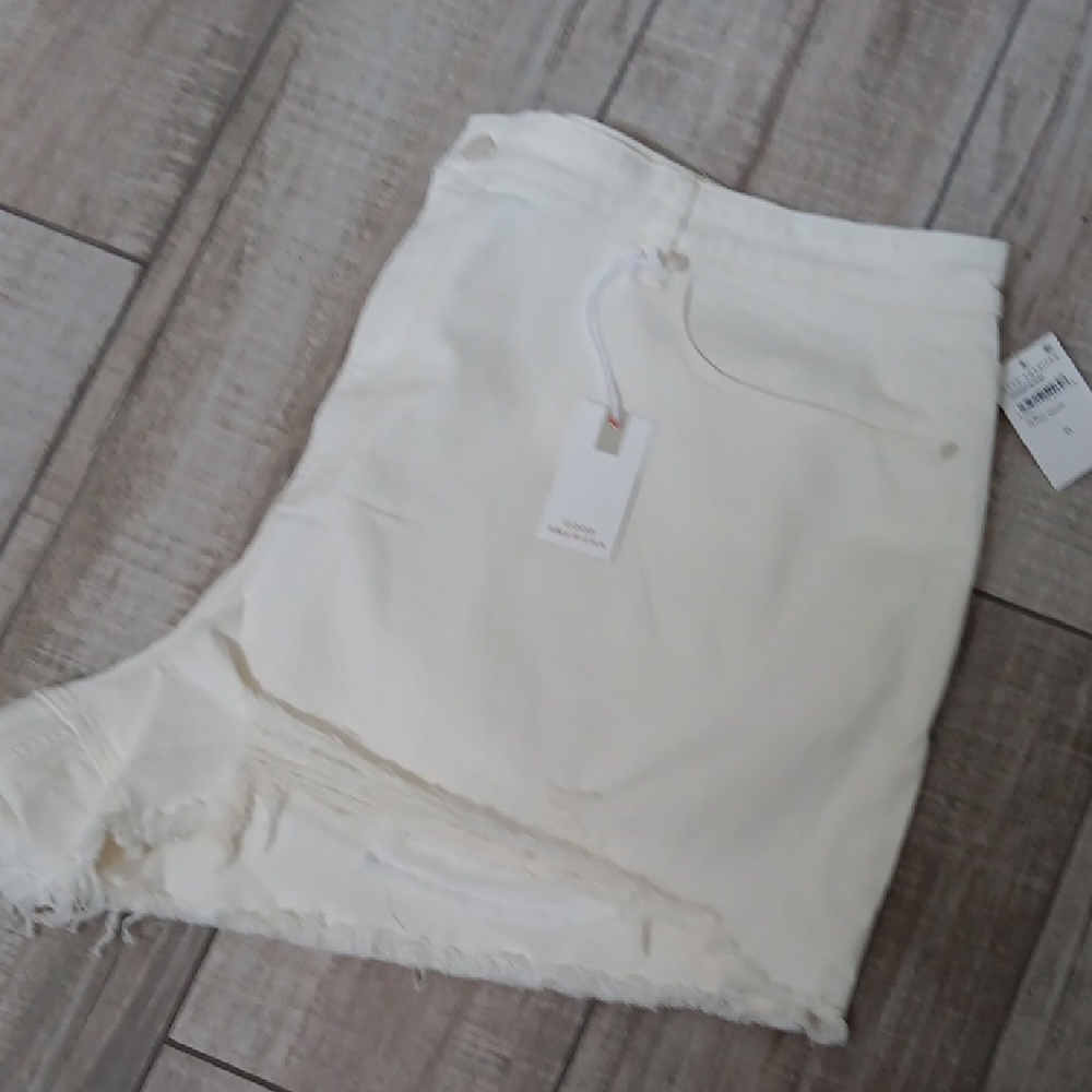GOOD AMERICAN......90short..exposed Pockets..size 24 (Plus Size)